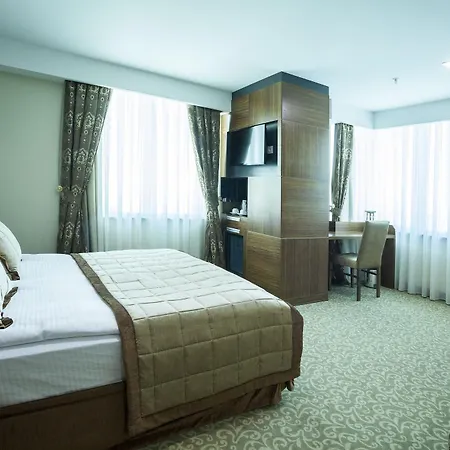Otel Vivaldi Ce Gold 4*