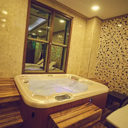 מלון Vivaldi Ce Gold 4*