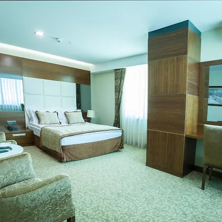 Vivaldi Ce Gold Otel 4*