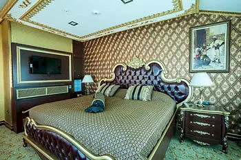 Vivaldi Ce Gold Otel 4*