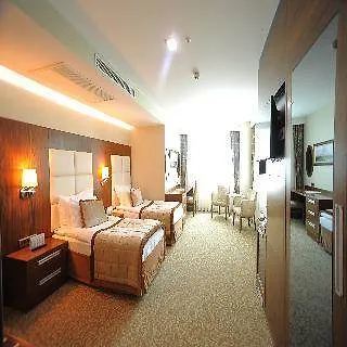 Vivaldi Ce Gold Hotell