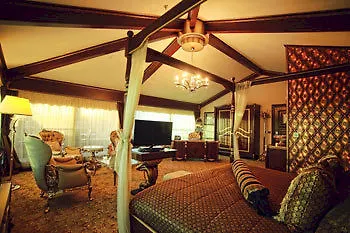 Vivaldi Ce Gold Hotel